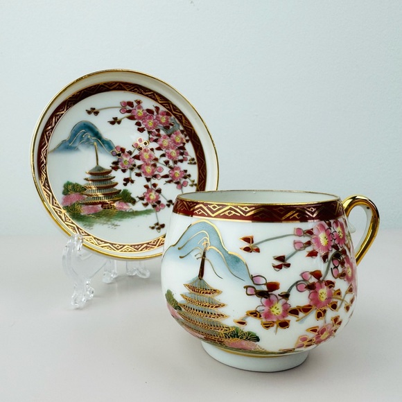 KOSHIDA Geisha Lithophane Demitasse Hand-painted Japanese Temple Teacup/Saucer - Picture 2 of 8